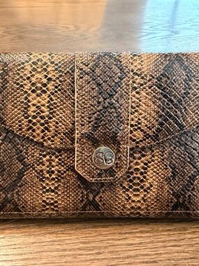 Samantha Brown To-Go RFID Blocking Crossbody Wallet - Snakeskin Print